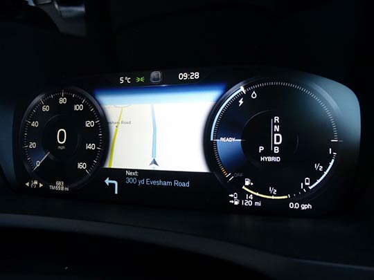  XC90 T8 Twin Engine dash
