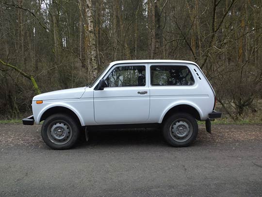 Lada Niva Review Side View