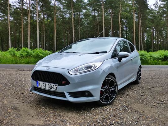 ford fiesta st200 front view