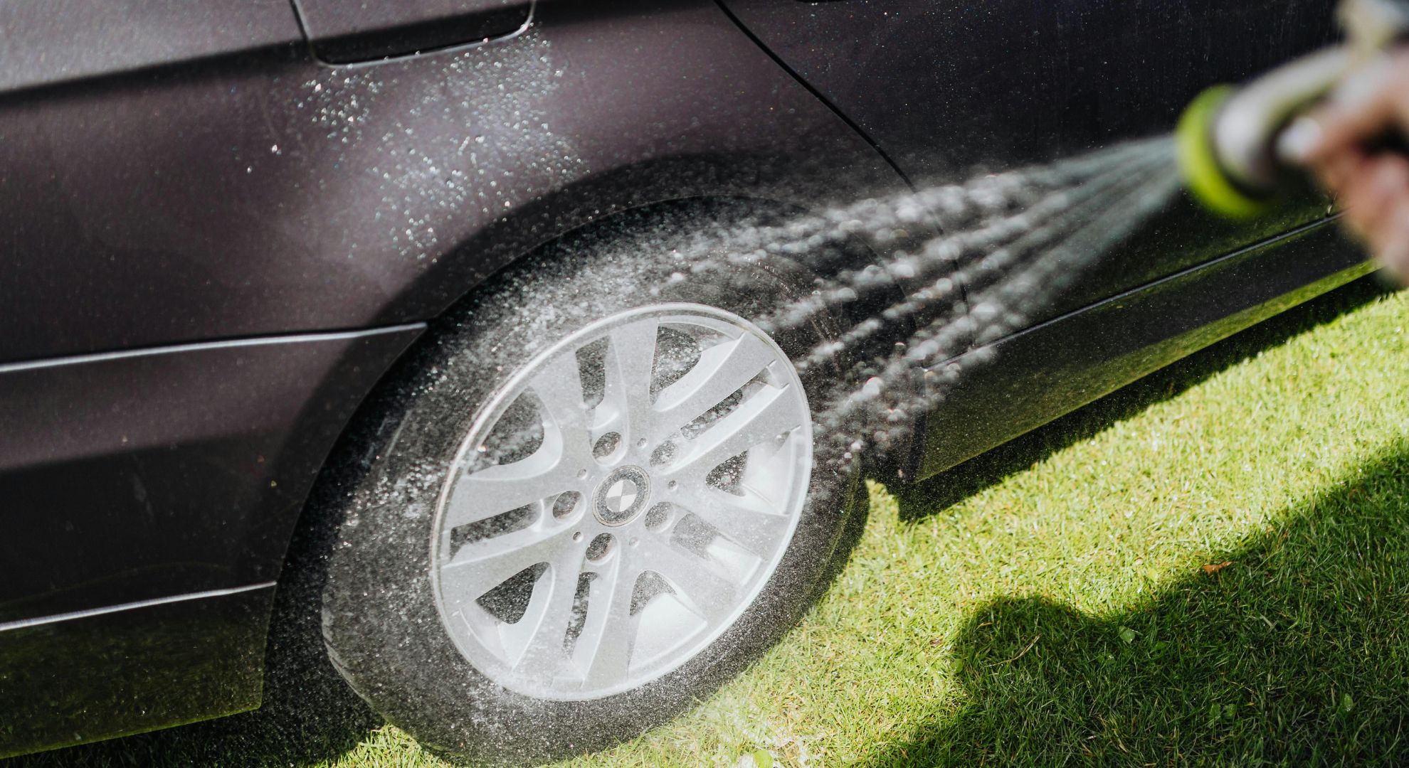 Cleaning car wheels